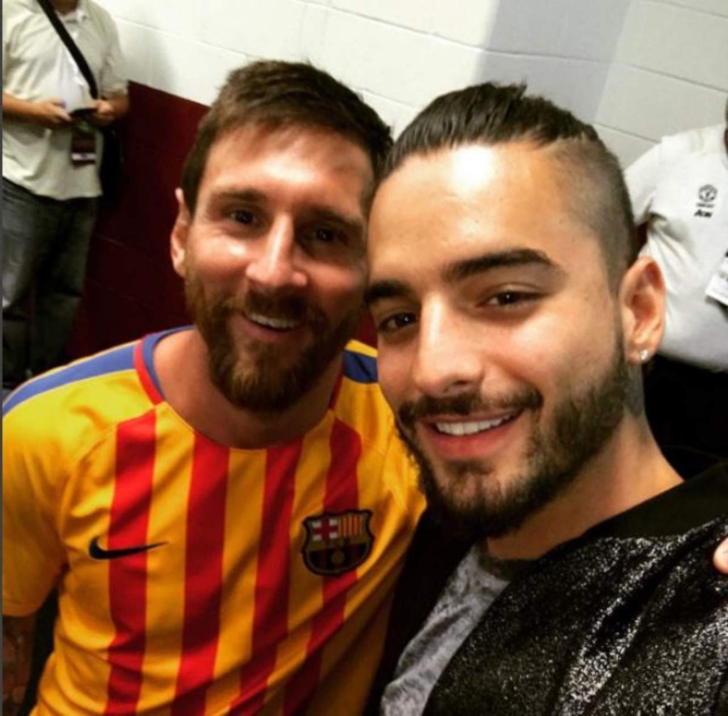 Maluma presume fotos junto a jugadores del Barcelona