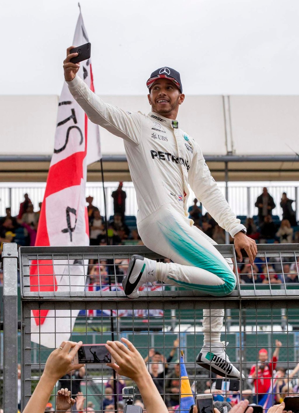 F1: Hamilton llega a Hungría con un gran impulso