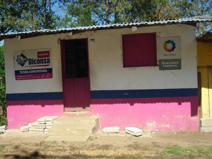 Tienda comunitaria es su única opción