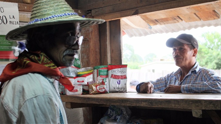 Tienda comunitaria  es la única opción