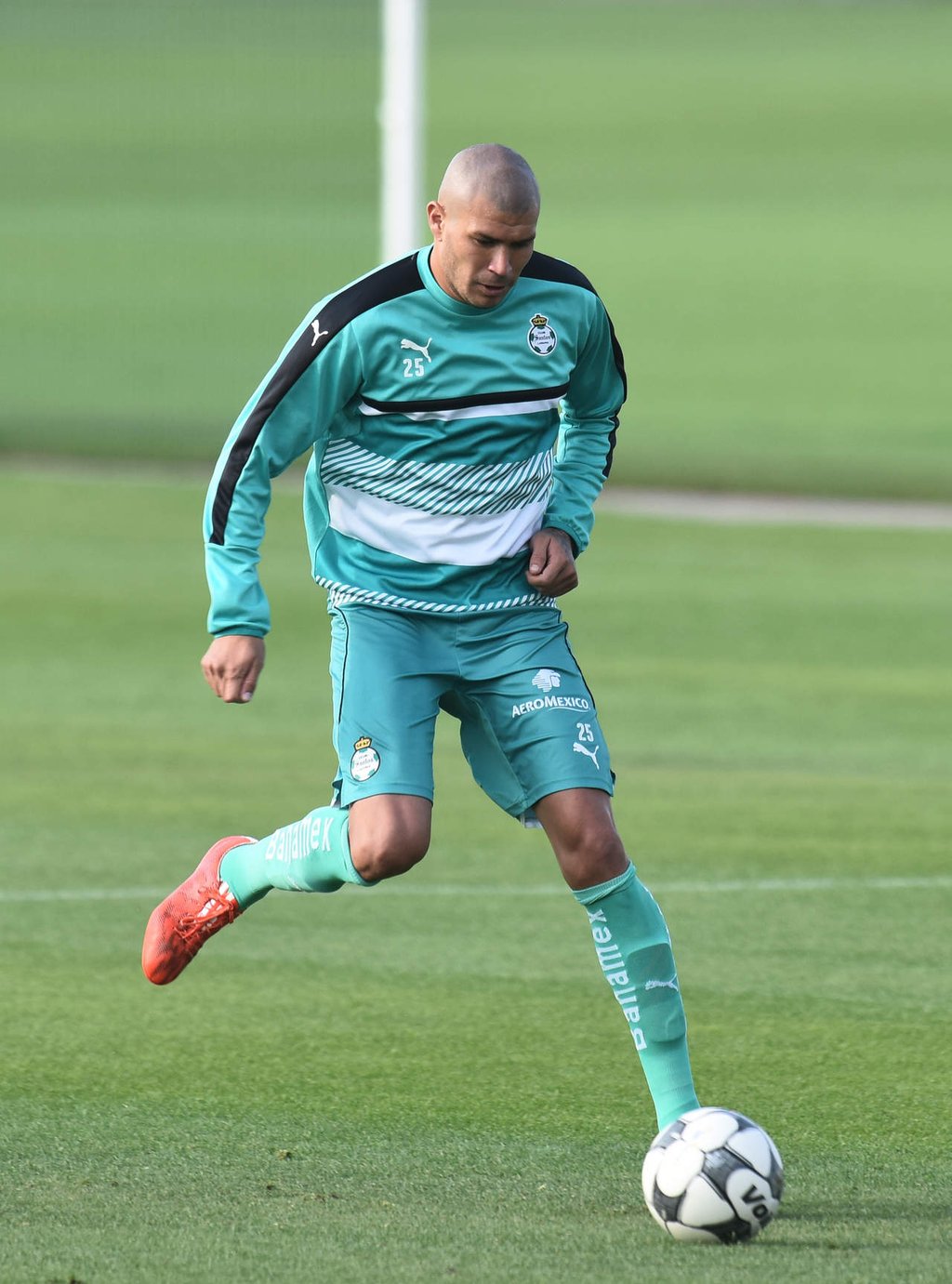 Me ha costado mucho jugar de zaguero central: 'Chatón'