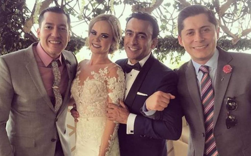 Se casan Adal Ramones y Karla de la Mora