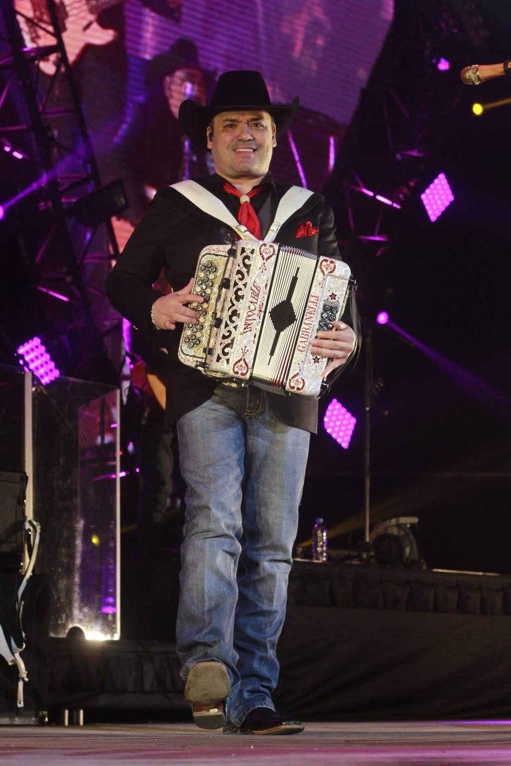 Intocable pospone gira por la salud de Ricky