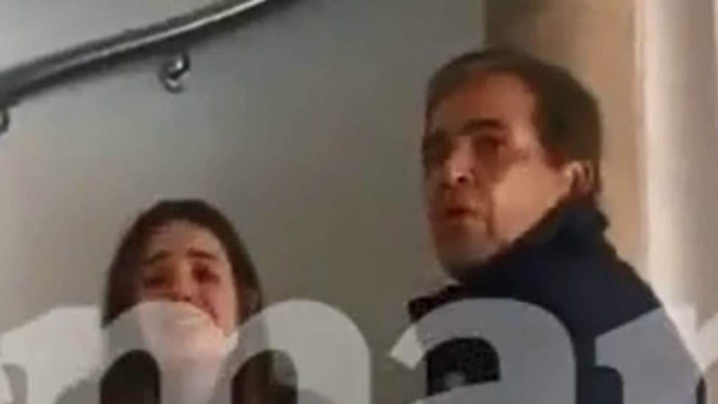 Difunden video de técnico de Honduras golpeando a su hija