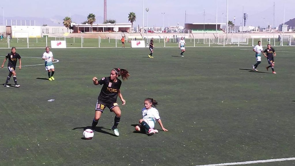 Golean a las Guerreras en casa