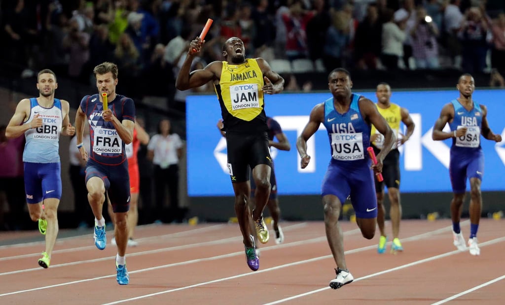 Se lesiona Usain Bolt en su última carrera; no va por medalla