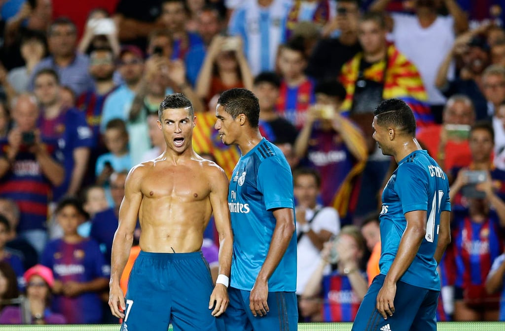 Real Madrid supera al Barcelona en la ida de la Supercopa