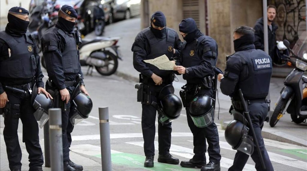 Abaten a cuatro presuntos terroristas que han atentado en Cambrils, España