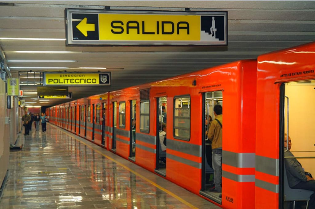 Cae hombre en vías de Metro de Ciudad de México