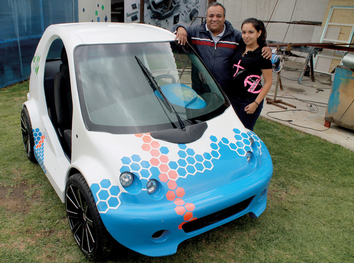 Mexicano crea auto eléctrico