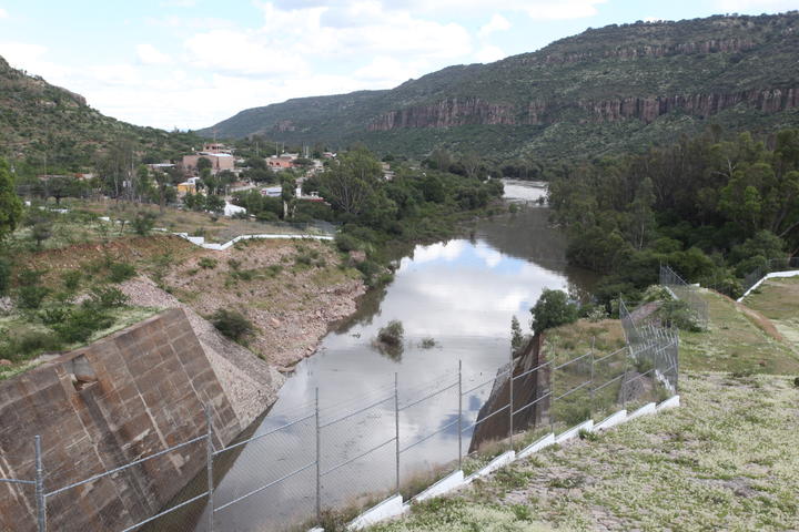 Controlan entrada y salida de agua en presa Guadalupe Victoria