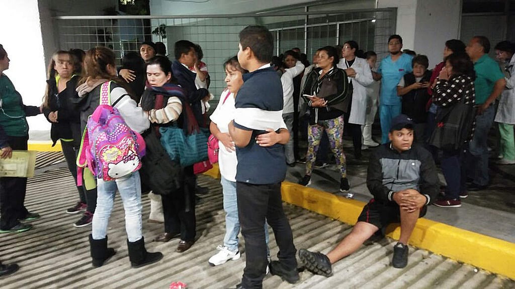 Se suspenden clases en 11 estados por terremoto