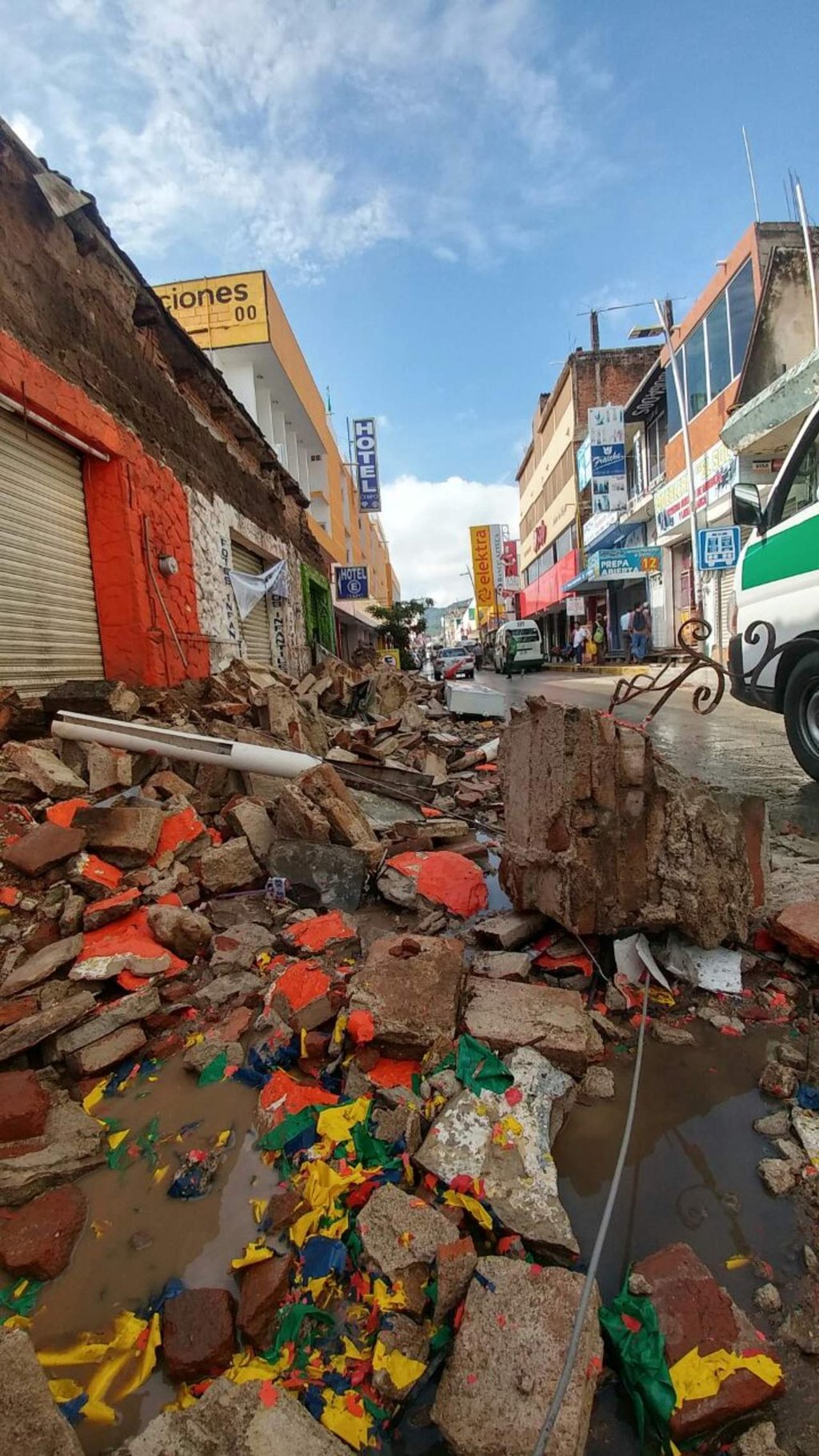 Famosos de México y el mundo lamentan sismo