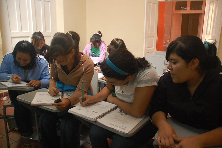 Posponen programa para enseñar inglés