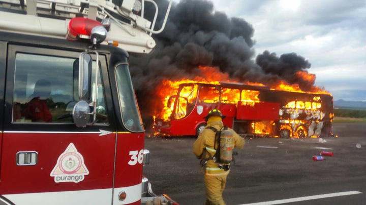 Bomberos y PC, héroes anónimos