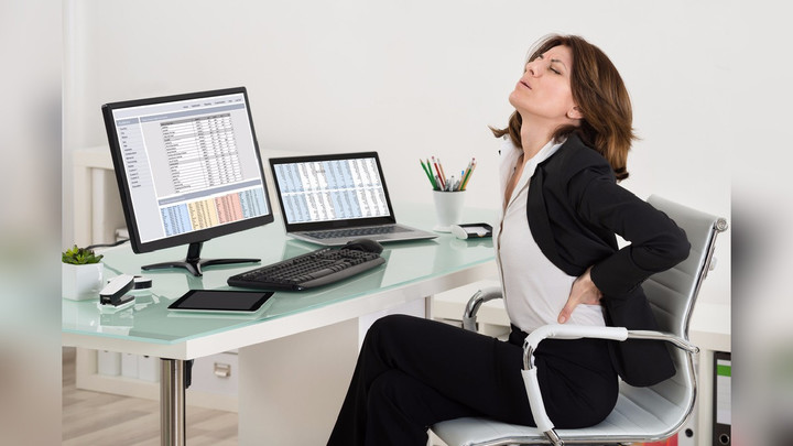 Evita el dolor de espalda en la oficina