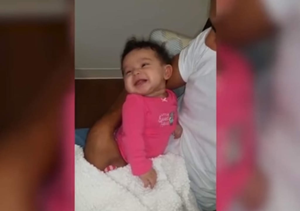 Bebé escucha por primera vez y su reacción se hace viral