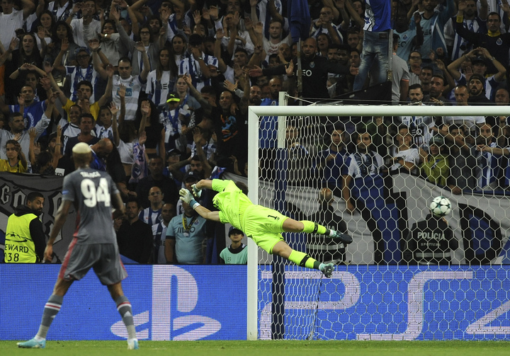 Porto cae en debut; sólo Jesús Corona ve acción