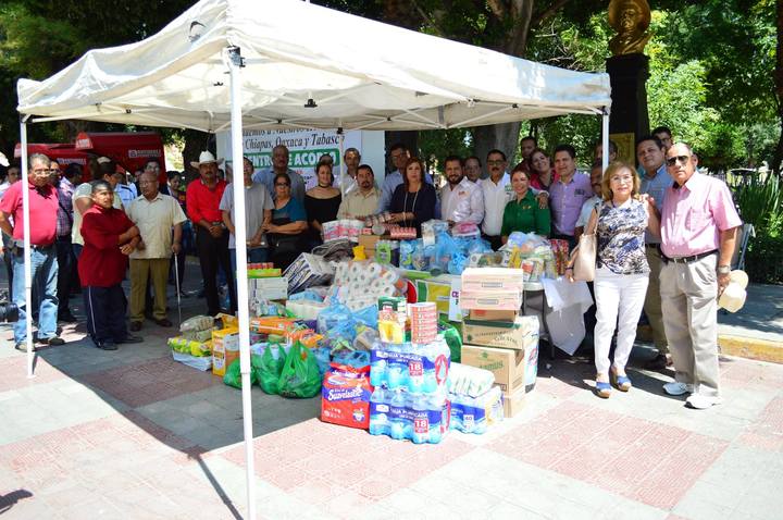 Responde población en ayuda a damnificados por el sismo