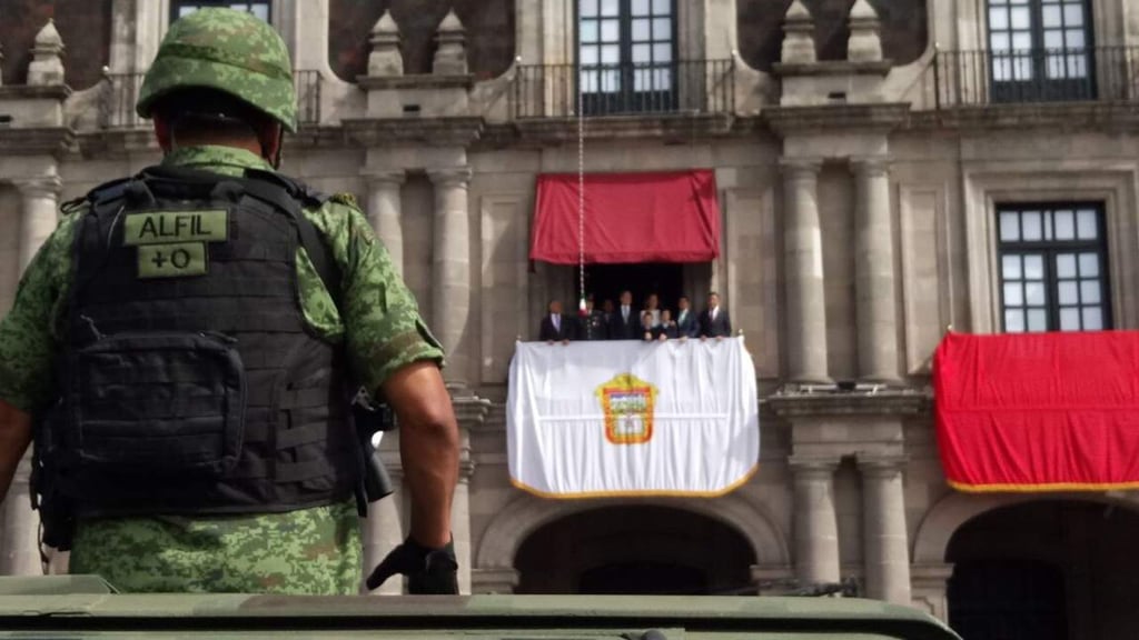 Encabeza Del Mazo su primer desfile como gobernador del Edomex