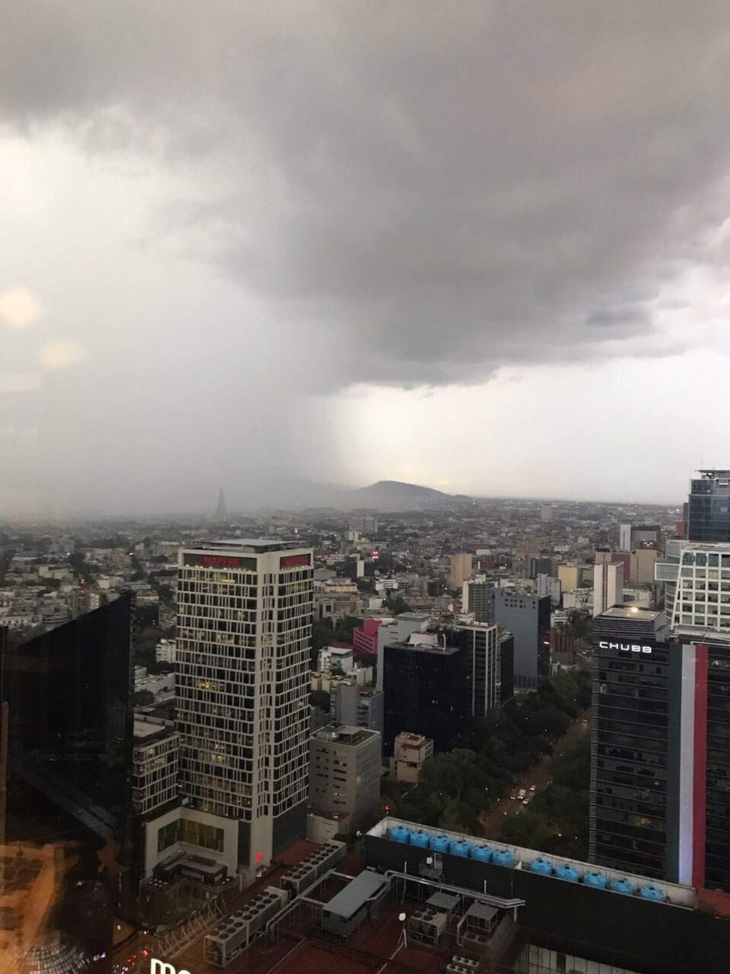 Reportan lluvia en norte y sur de la Ciudad de México