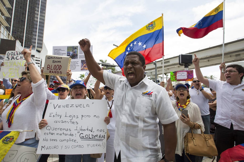 Venezolanos en exilio apoyan sanciones contra Maduro