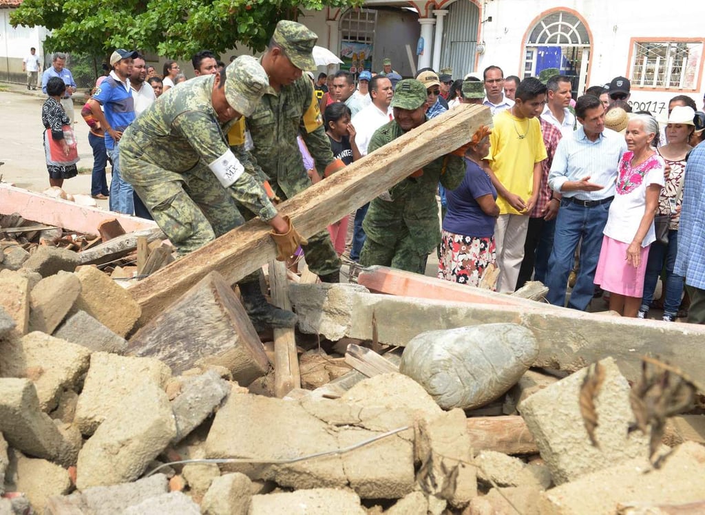 Entrega Marina 135 toneladas de ayuda a Oaxaca y Chiapas