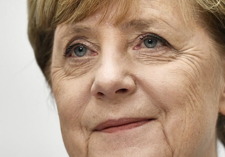 Merkel se compromete a reconquistar electorado