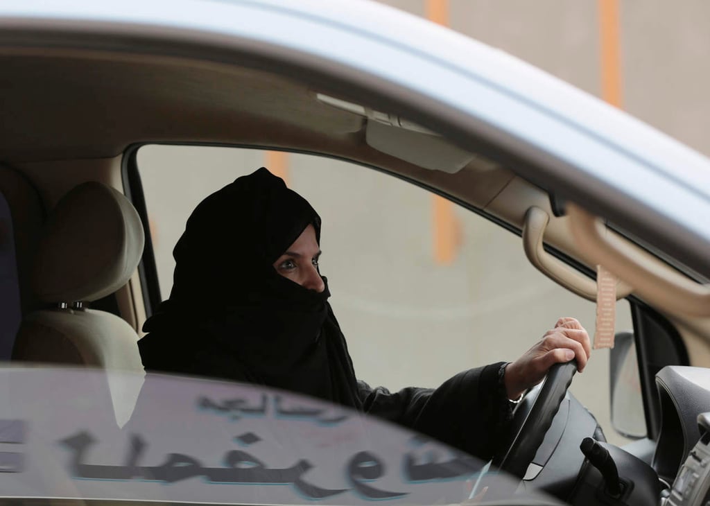 Por primera vez, mujeres en Arabia Saudí podrán manejar