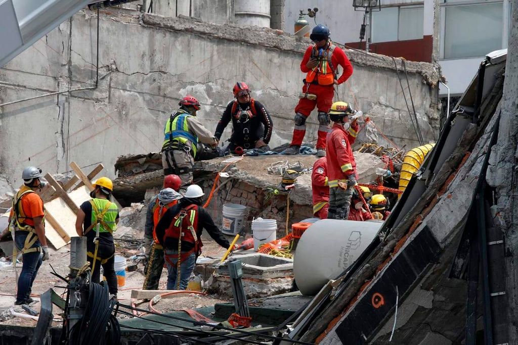 Han recuperado 16 cuerpos del edificio de Álvaro Obregón 286 tras sismo