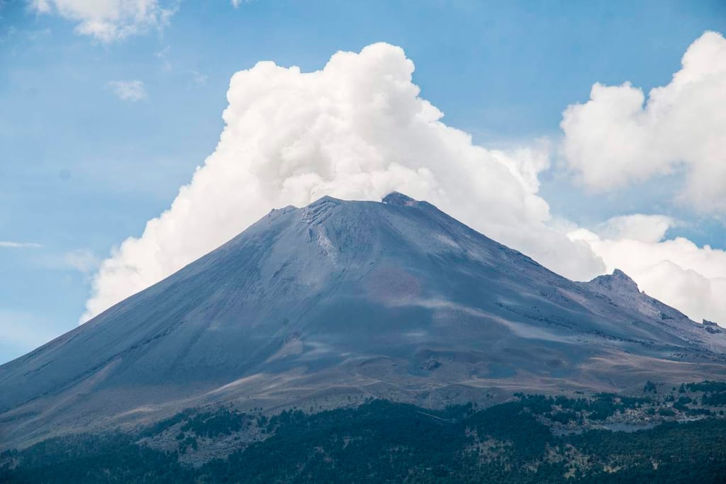 Señalan que actividad del Popocatépetl está dentro de parámetros normales