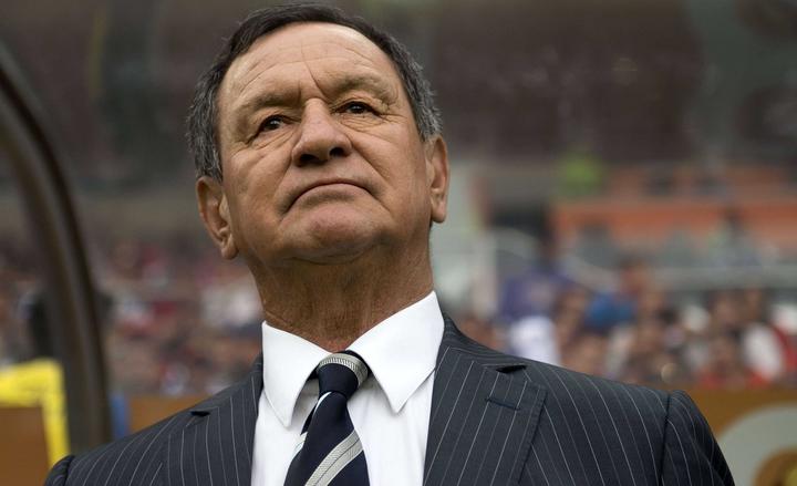 Puebla nombra a Enrique 'Ojitos' Meza como su DT