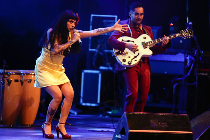 Confirman a Mon Laferte en Durango