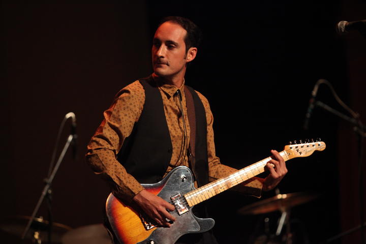 Pit Moreno le canta a su tierra