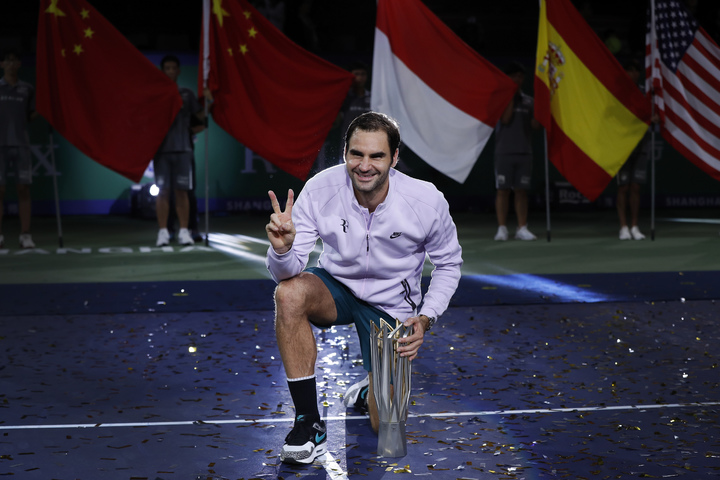 Federer gana en Shanghái