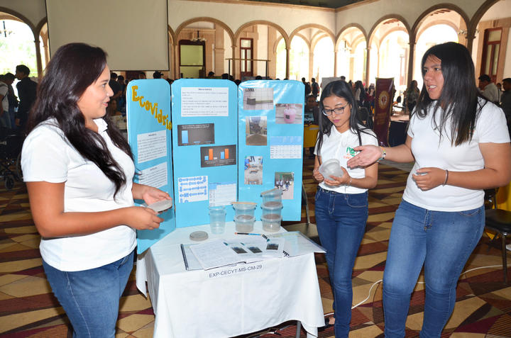 Destacan alumnos del CECyTE con 10 proyectos de ciencias