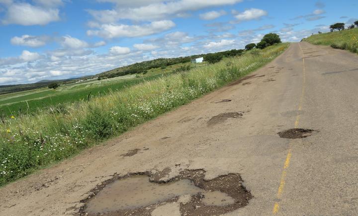 Urgente, arreglo de caminos en Poanas