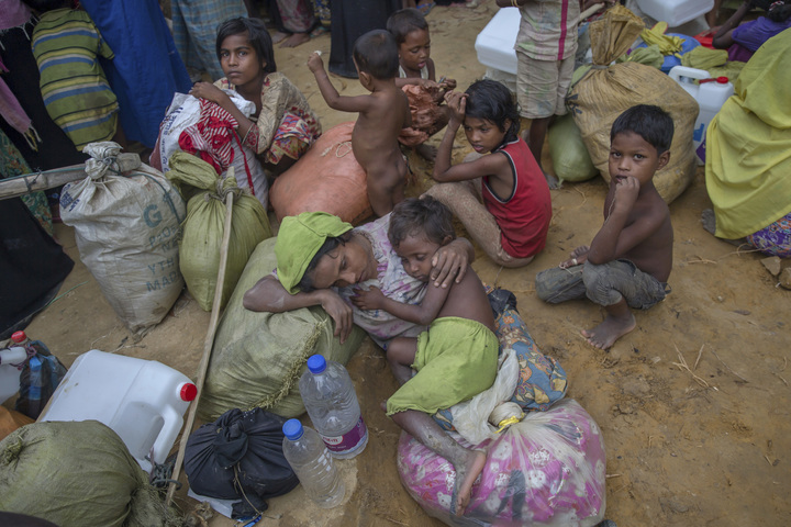 Huyen 12 mil niños de  Myanmar cada semana
