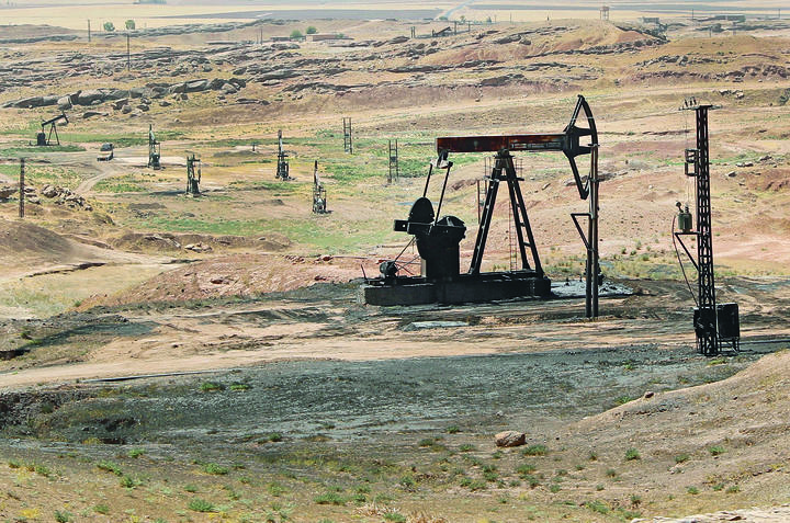 Arrebata coalición a EI yacimiento petrolífero