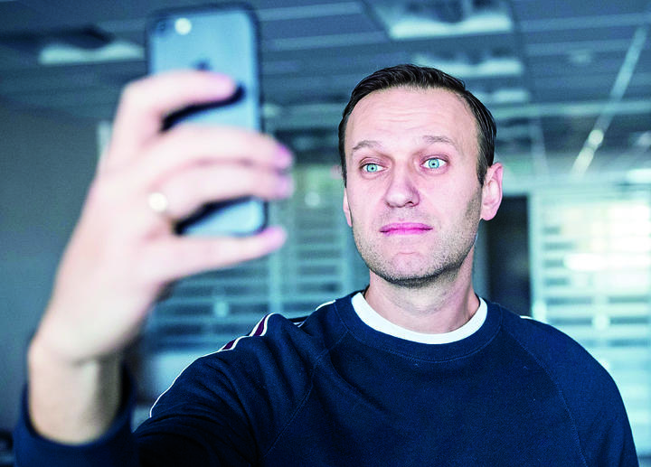 Liberan a líder opositor Navalni