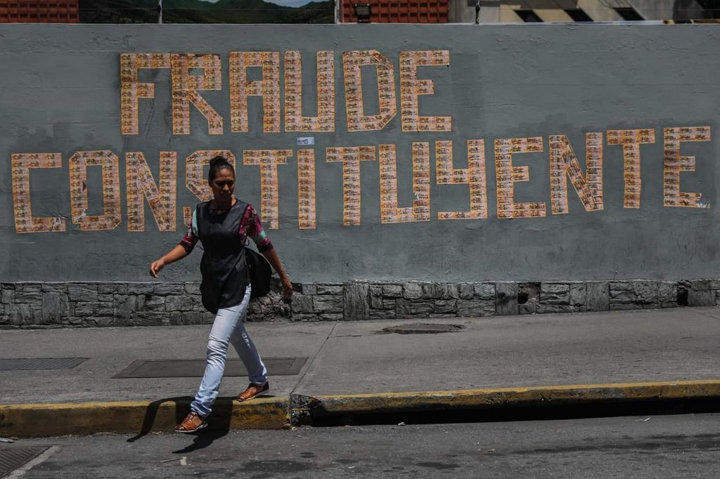 Juramento de gobernadores opositores genera críticas en Venezuela