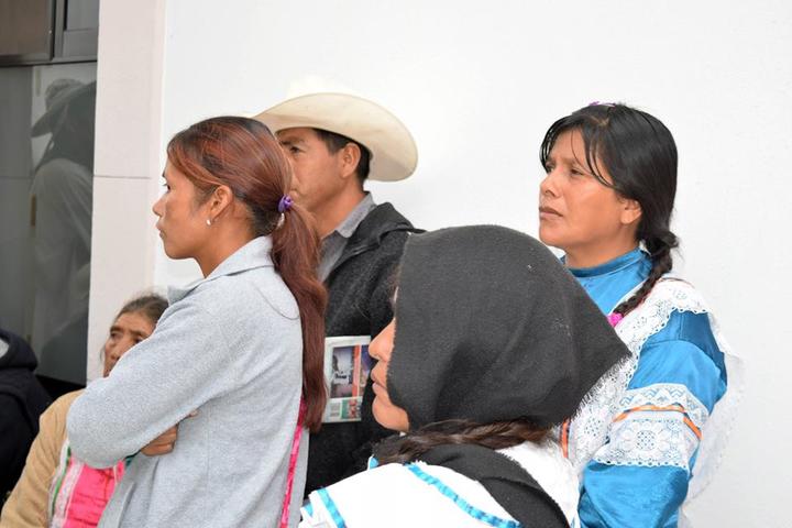 Indígenas buscan acceso a programa federal