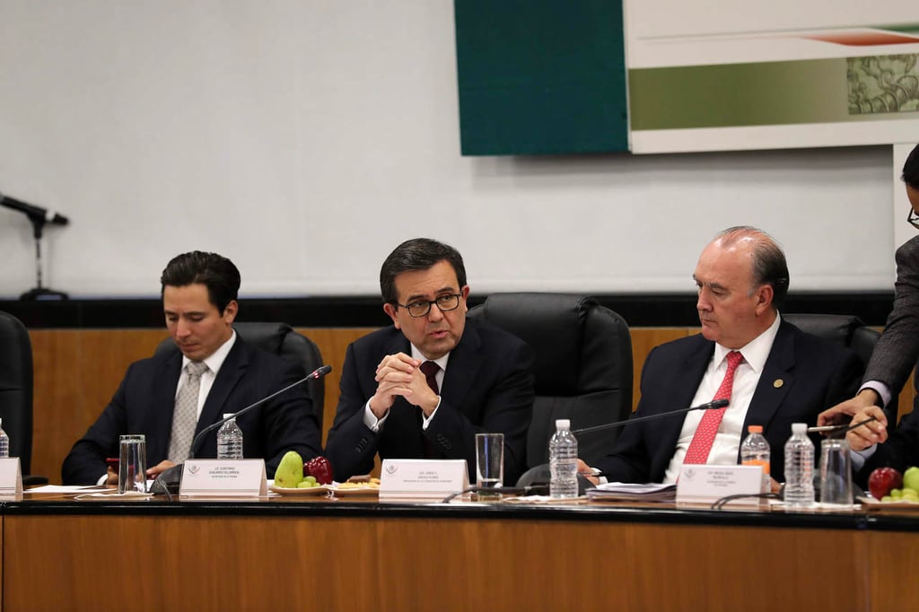 México no busca abandonar TLCAN, pero no lo descarta: Guajardo