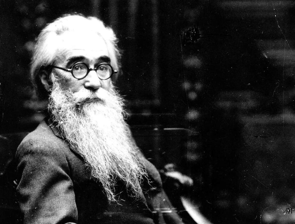 1866: Ve la primera luz Ramón María del Valle-Inclán, reconocido dramaturgo, poeta y novelista español