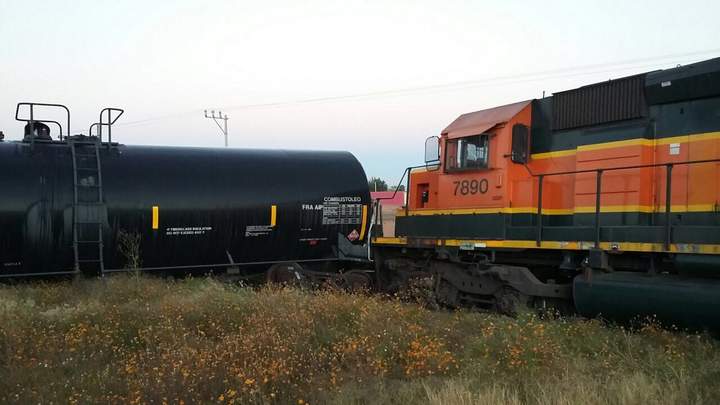 Mata a ciclista y causa choque del tren