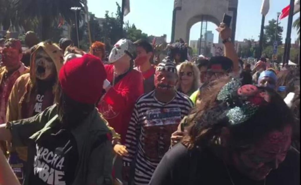 Marchan 'zombies' con rumbo al Zócalo