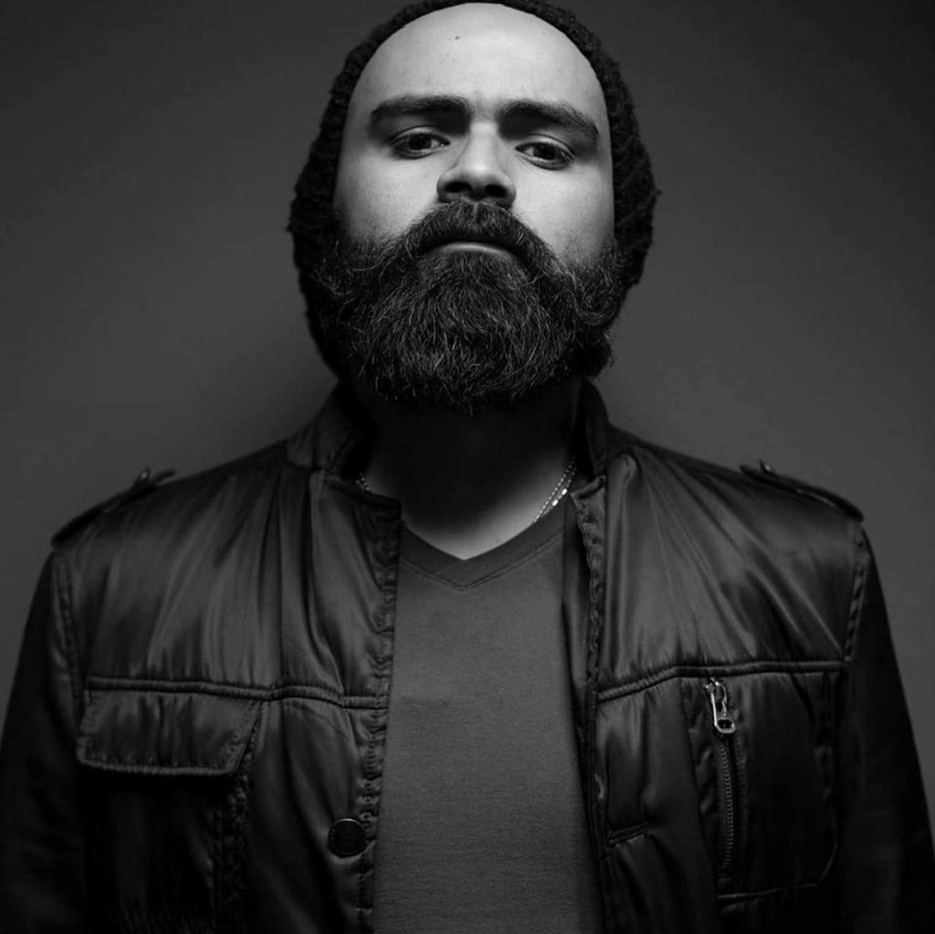 Standupera denuncia acoso de comediante mexicano