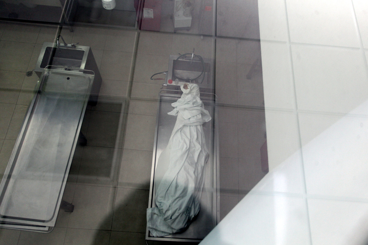 Joven murió en la estación de policía