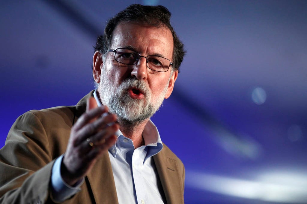 Defiende Rajoy el cese del Gobierno catalán