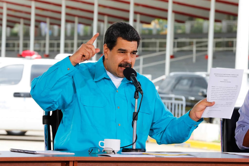 La revolución bolivariana será la pesadilla de Santos 100 años: Maduro